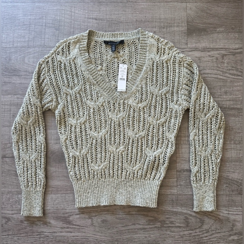 NWT White House Black Market Cream V-Neck Sweater Size XS